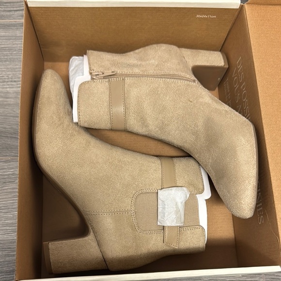 LifeStride Truly Ankle Bootie - Picture 2 of 11